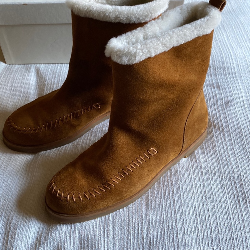 NWT M Gemi boots. 7.5